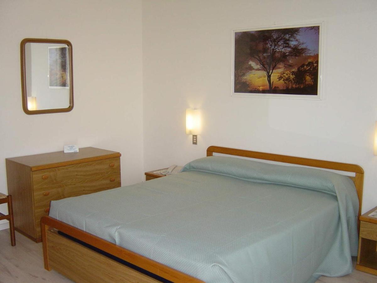 Residence Casa Maria Асенца ди Бренцоне Екстериор снимка