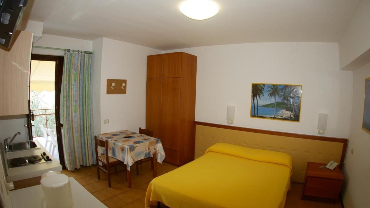 Residence Casa Maria Асенца ди Бренцоне Екстериор снимка