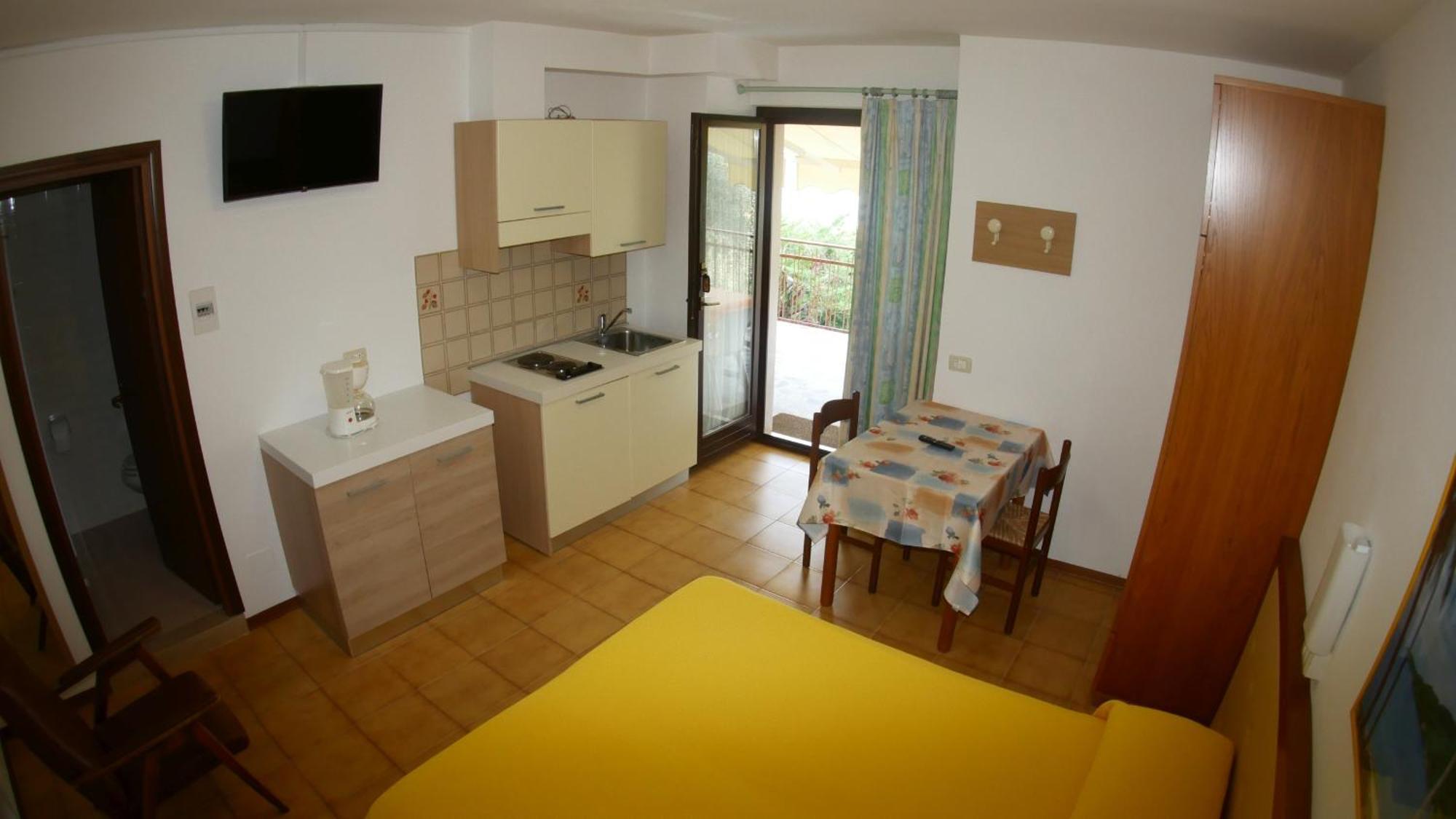 Residence Casa Maria Асенца ди Бренцоне Екстериор снимка