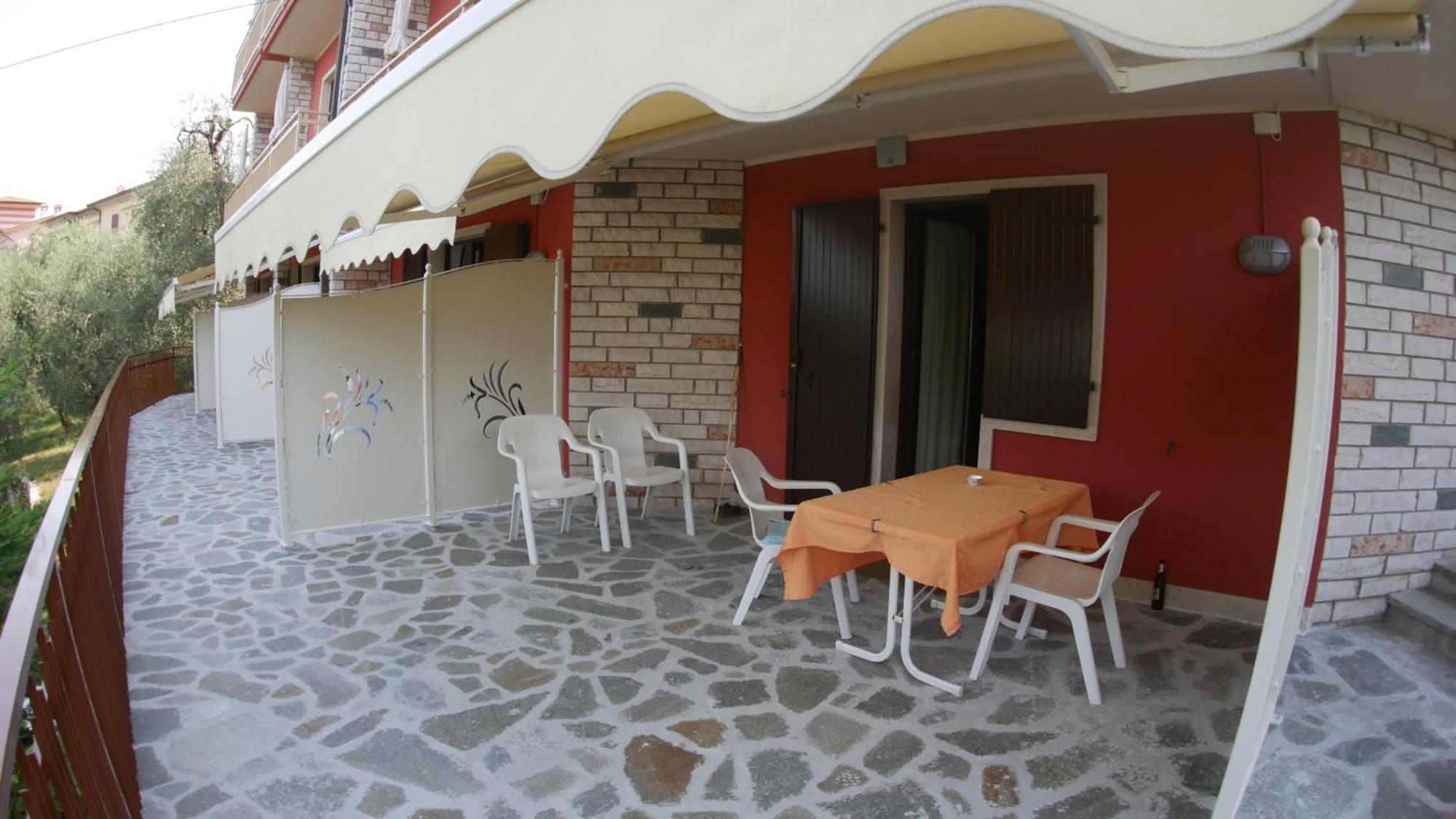 Residence Casa Maria Асенца ди Бренцоне Екстериор снимка