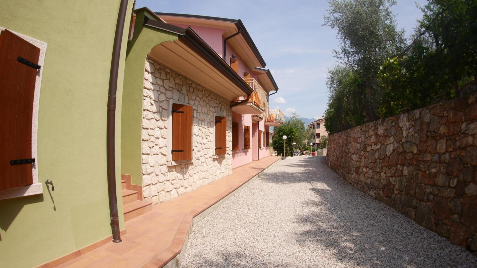 Residence Casa Maria Асенца ди Бренцоне Екстериор снимка