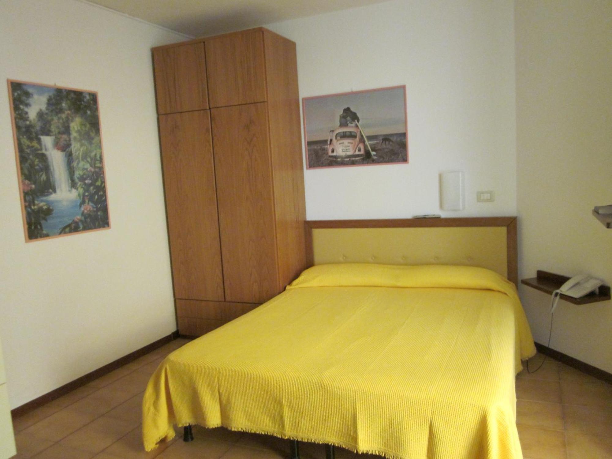 Residence Casa Maria Асенца ди Бренцоне Екстериор снимка