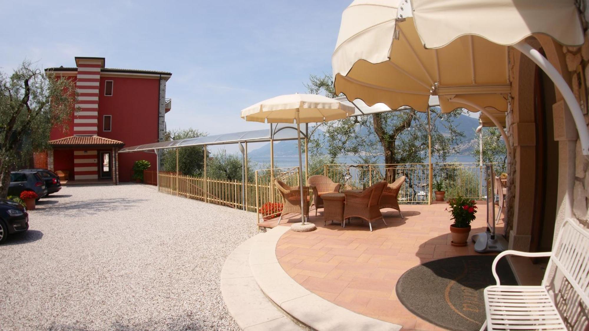 Residence Casa Maria Асенца ди Бренцоне Екстериор снимка