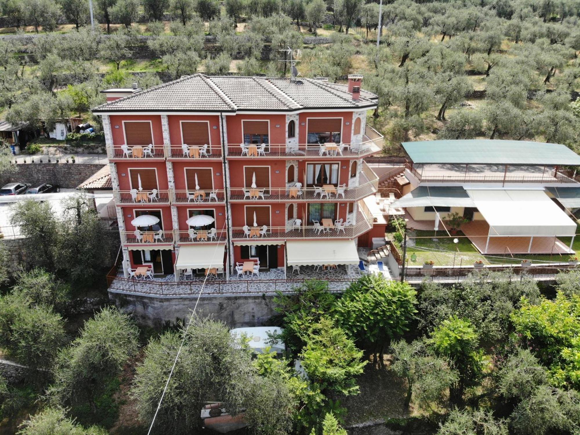 Residence Casa Maria Асенца ди Бренцоне Екстериор снимка