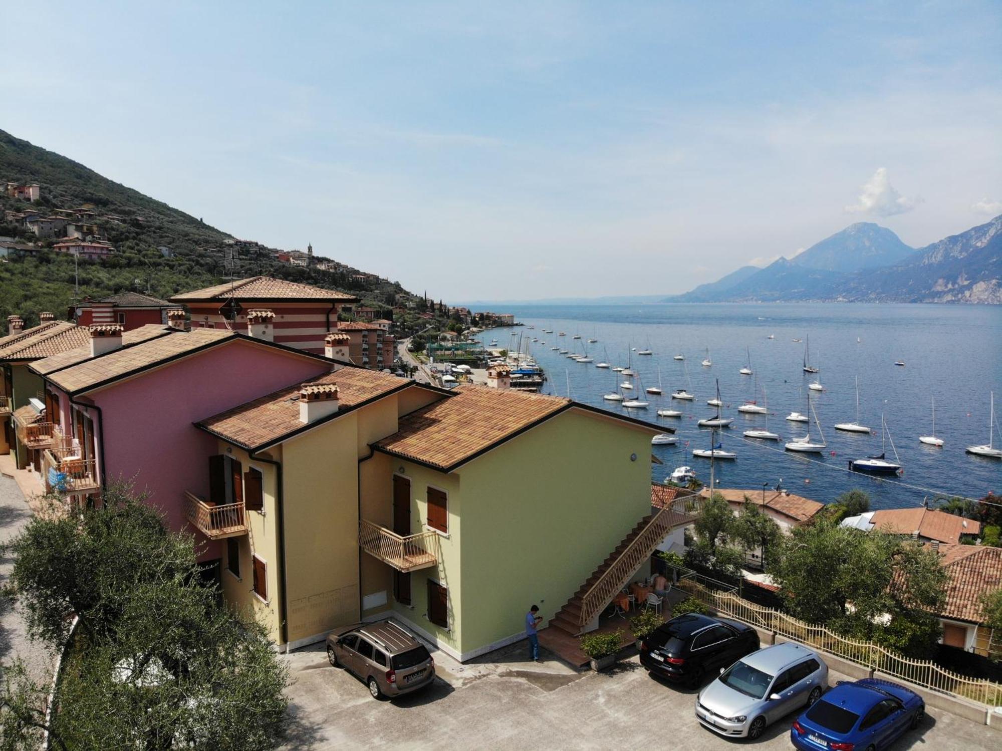 Residence Casa Maria Асенца ди Бренцоне Екстериор снимка
